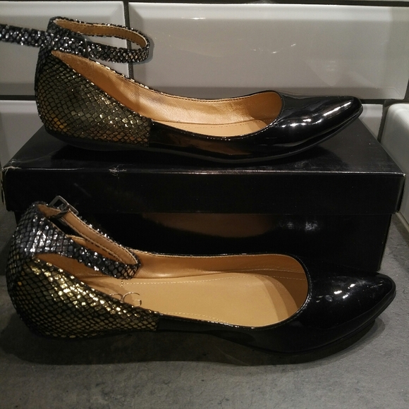 BCBG Paris Black / Metallic Flats - Picture 3 of 4